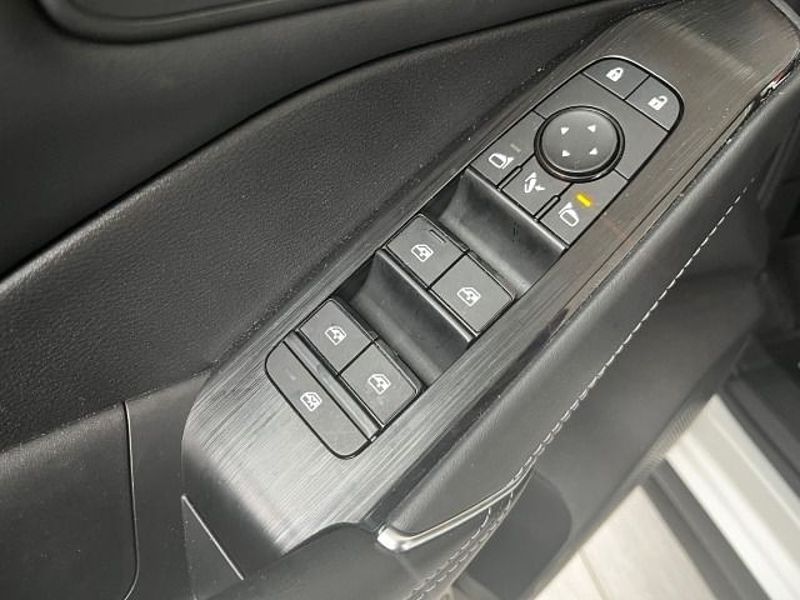 Nissan Qashqai N-Connecta 18-Zoll ALU Automatik NAVI Klimaauto.